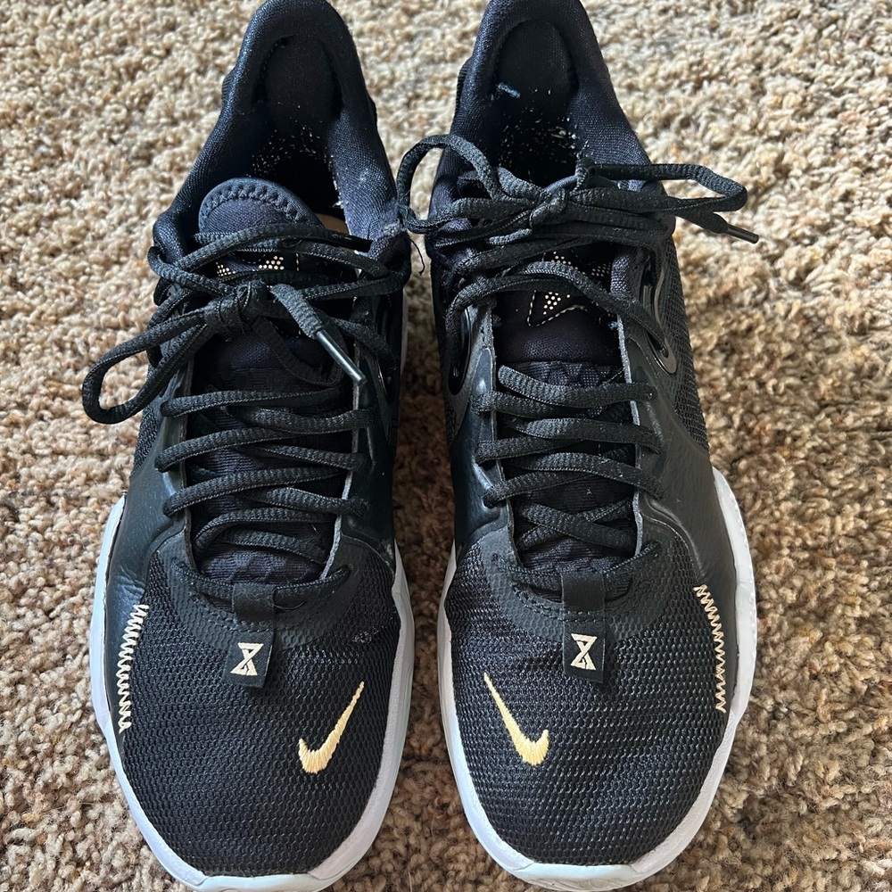 Nike PG5 basketball sneakers. Size 8 men’s.